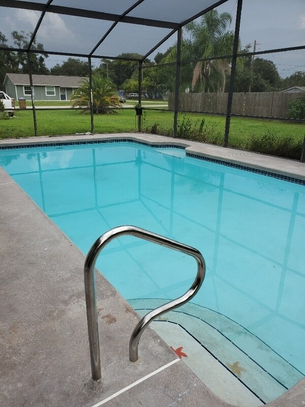 Building Photo - 1674 Louis Dr