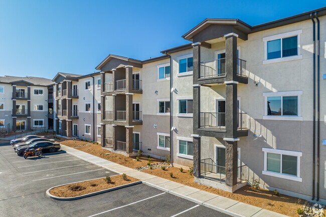 Building Photo - Granite Mountain