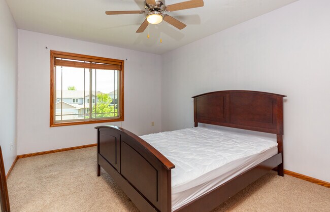 Building Photo - 6311 Fairway Dr NW