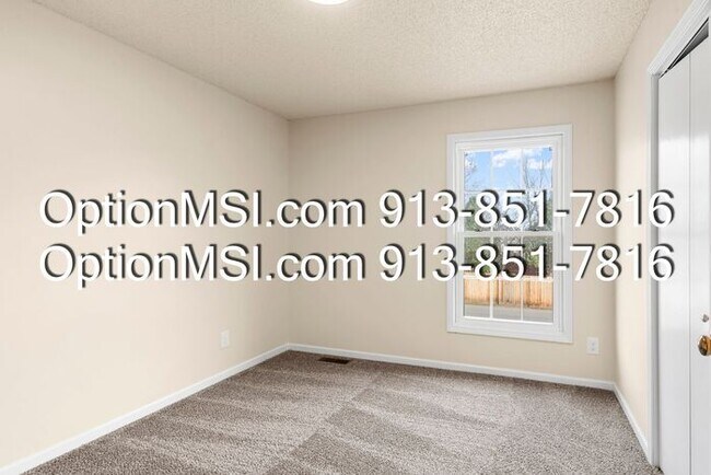 Building Photo - Welcome home to this charming two-story in South Woods subdivision