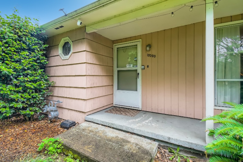 Building Photo - 19300 NE Halsey St