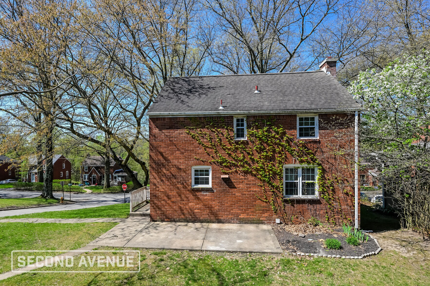 Building Photo - 299 Barclay Ave