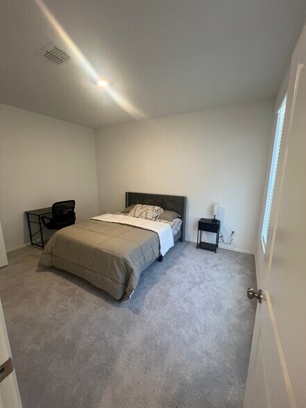 Building Photo - 150 Outrigger Way