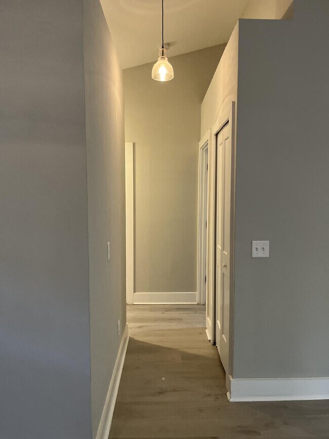 Building Photo - Stunning 3 bed, 2 bath in Grove Point!!!
