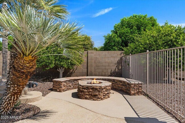 Building Photo - 3410 E Vallejo Ct