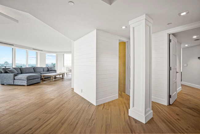 Building Photo - 3100 S Ocean Blvd