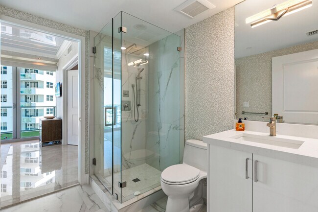 Building Photo - 3101 S Ocean Dr