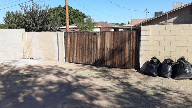 Building Photo - 4717 N 47th Dr