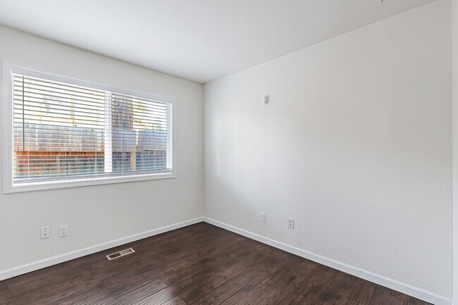Building Photo - Saratoga Gem - 4BR Home Open Floor Plan & ...