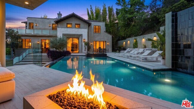 Building Photo - 7801 Hillside Ave