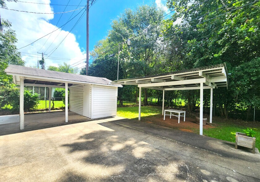 Building Photo - 513 10th Ct S