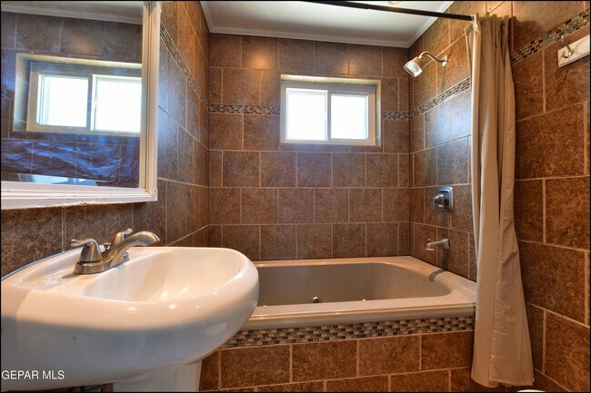 Building Photo - 1744 Gambel Quail Dr