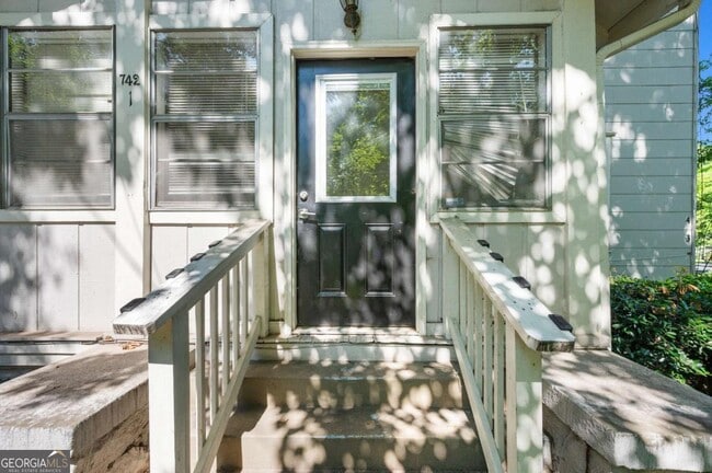 Building Photo - 742 Charles Allen Dr NE