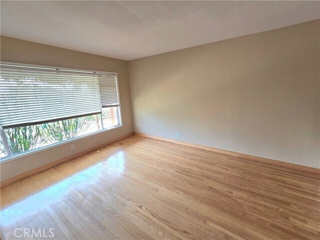 Building Photo - 932 W Granada Ct