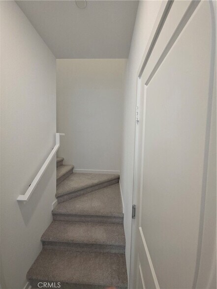 Building Photo - 8457 Gabrielino Ct