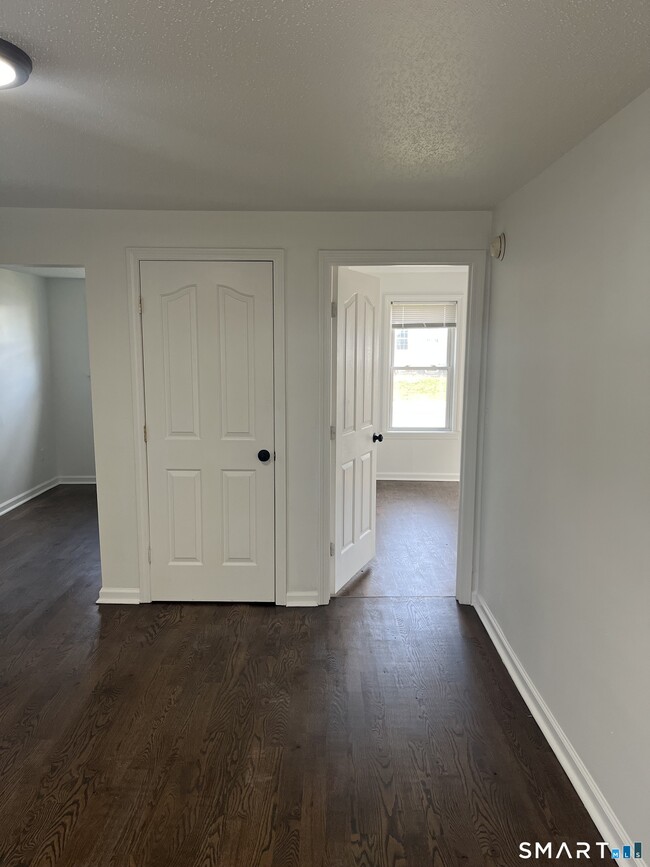 Building Photo - 52 Pearl St