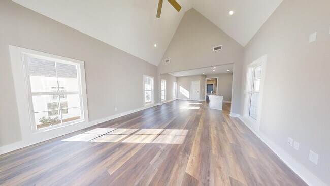 Building Photo - Available NOW !