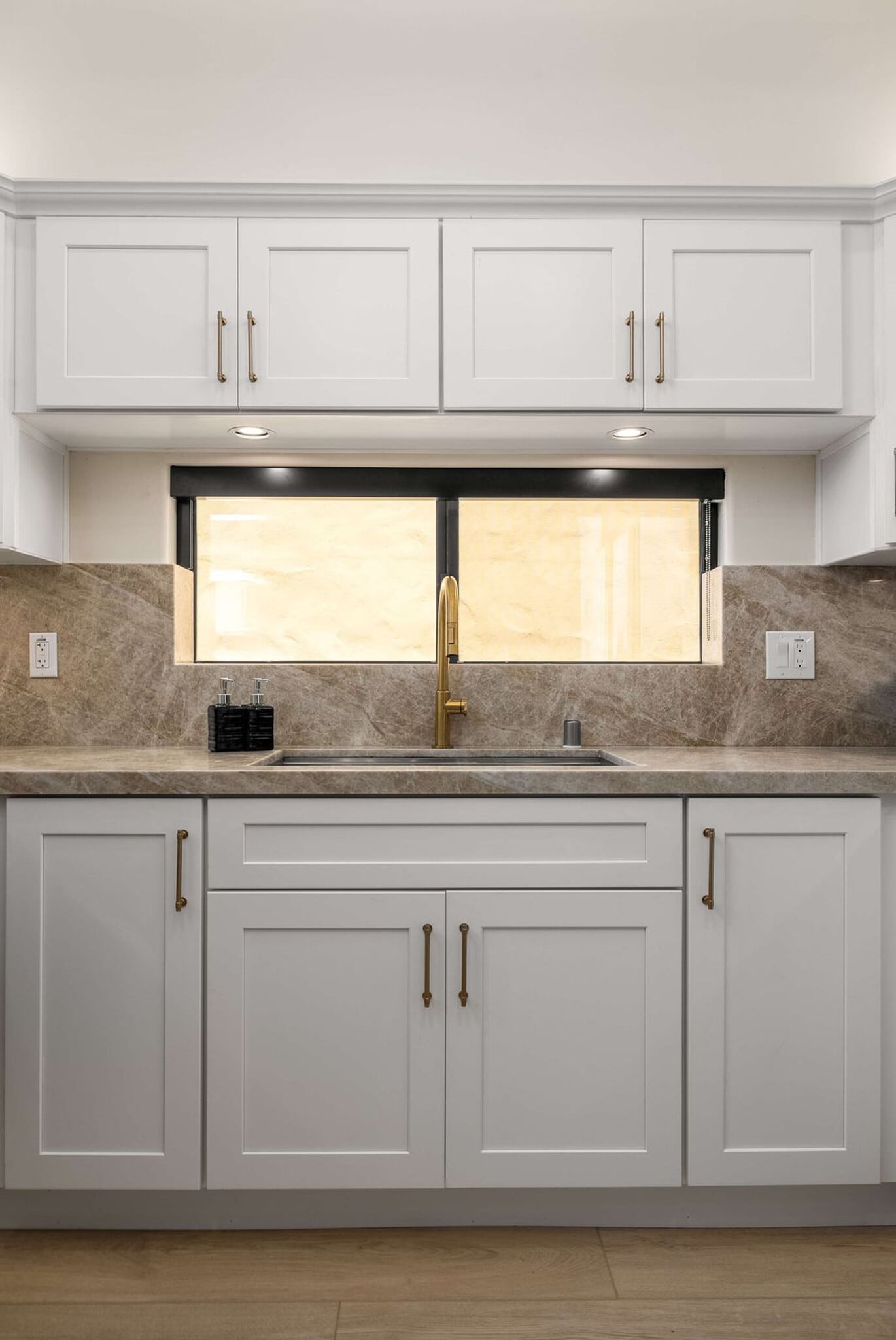 Building Photo - 357 Playa Del Sur St