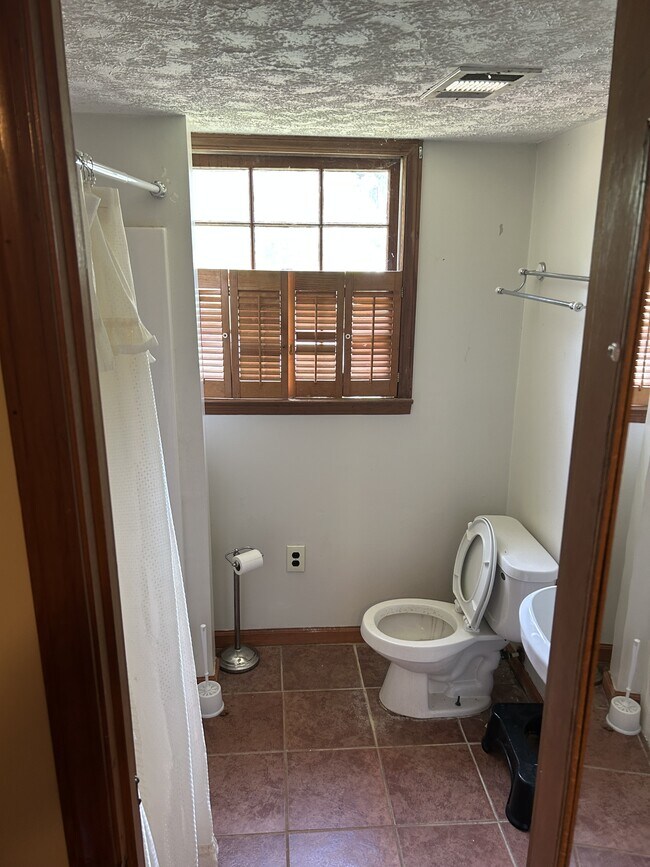 Building Photo - 1973 Wood Valley Rd