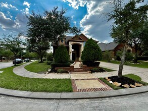 Building Photo - 19506 Mills Glen Drive