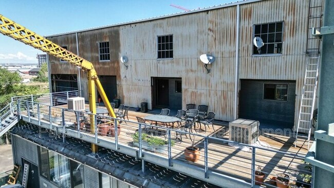 Building Photo - 3377 Blake St