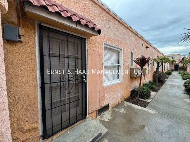 Building Photo - 1119 St Louis Ave