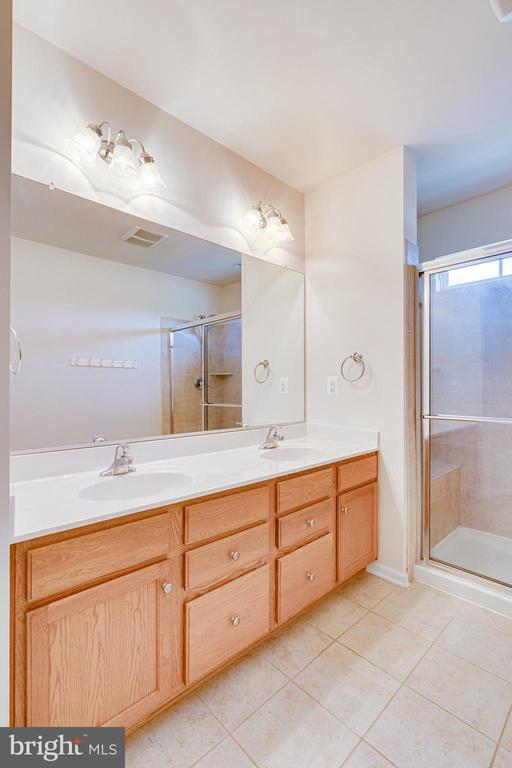 Building Photo - 43472 Hopestone Terrace