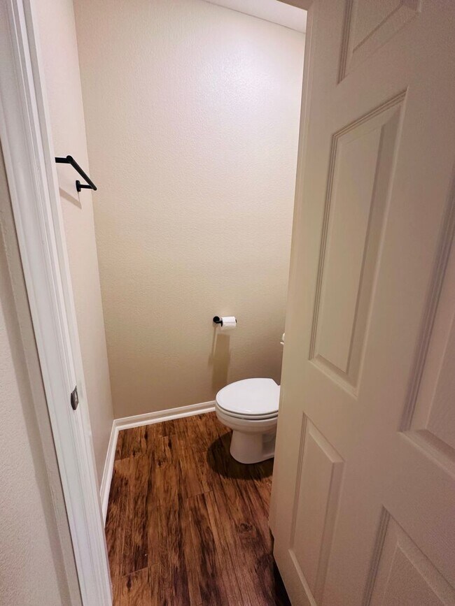 Building Photo - 6017 Tapestry Dr