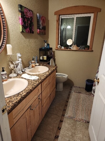 Building Photo - 710 Catskill St