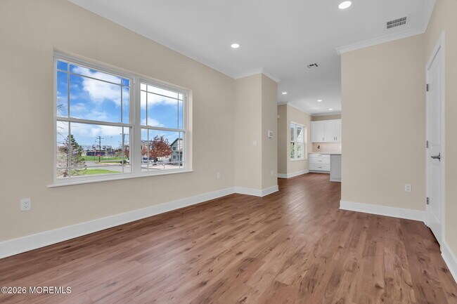 Building Photo - 58 Cove Rd