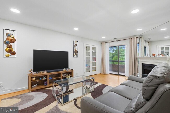 Building Photo - 11430 Strand Dr