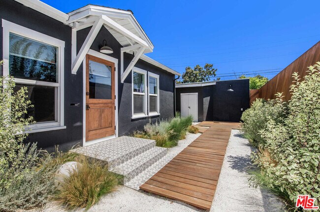 Primary Photo - 326 4th Ave