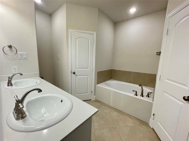 Building Photo - 2813 Bobcat Dr