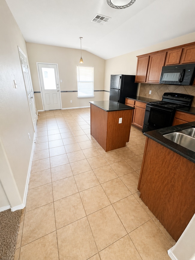 Building Photo - AVAILABLE NOW; APPLY AT OUR WEBSITE TODAY!!