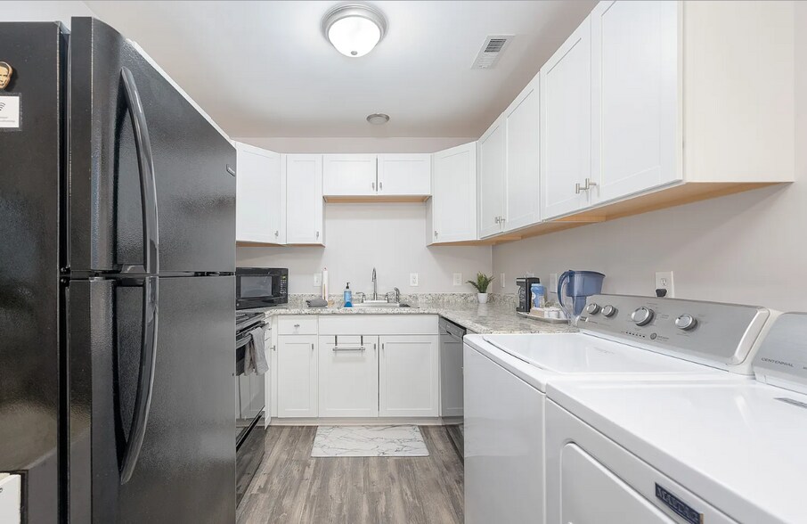 kitchen - 412 Belvedere St
