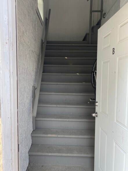 Entry Stairs - 893 Penn St