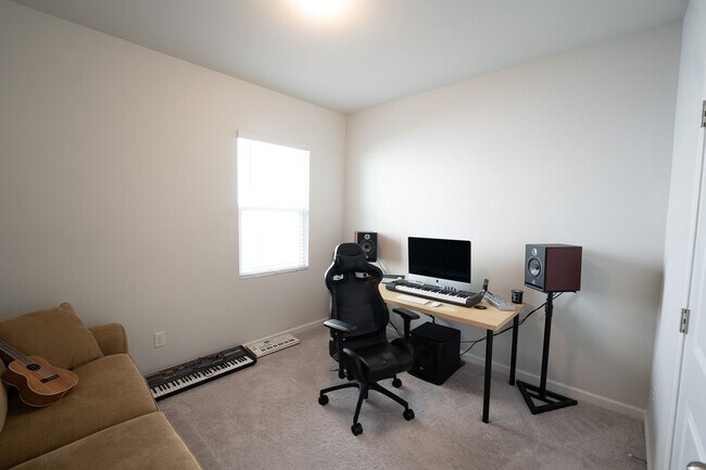 Building Photo - Coming Available!