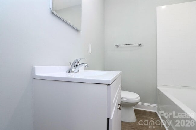 Building Photo - 1521 Effingham Rd