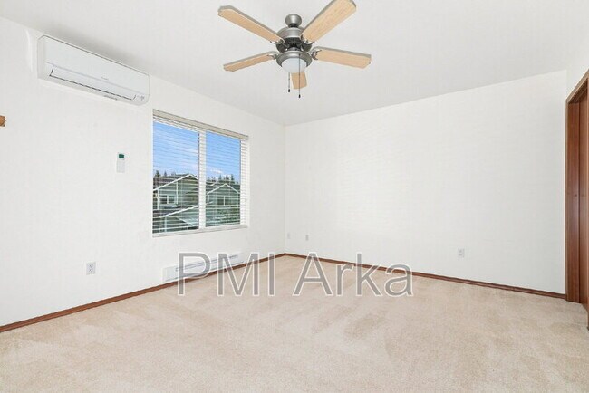 Building Photo - 11048 Elliston Way NE
