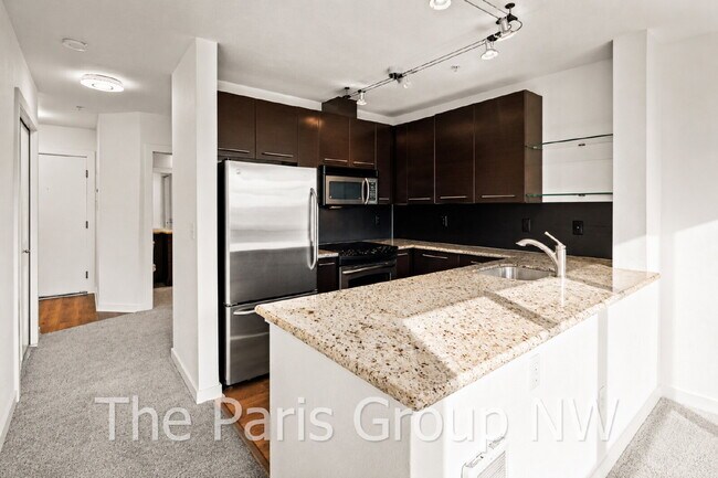 Building Photo - 1 MO FREE - Fab CapHill Condo * Ideal Location! Tons of Amenities! Fresh Paint & New Flooring! Ne...