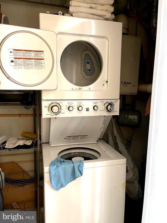 Building Photo - 28 Main St