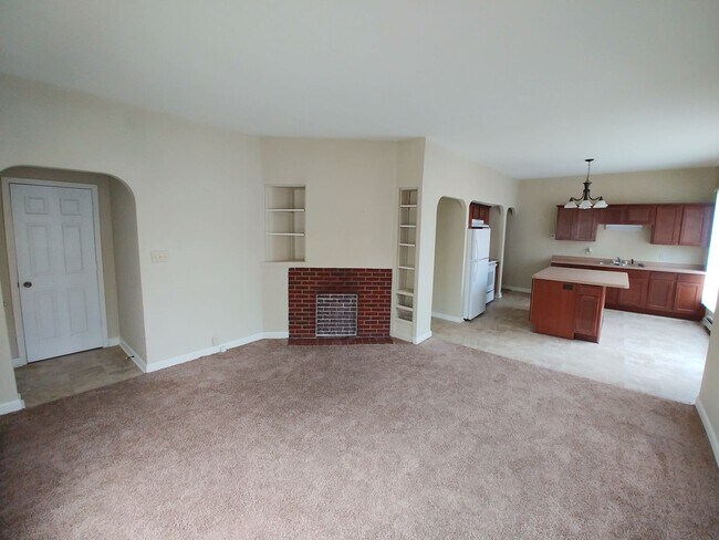 Building Photo - 189 E Merrill Ave