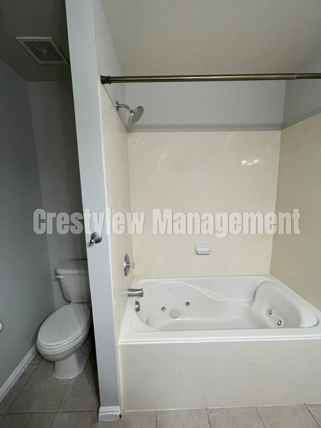 Building Photo - Charming 3-Bedroom Townhome with Garage in Sandy - Get $300 off First Month's Rent!