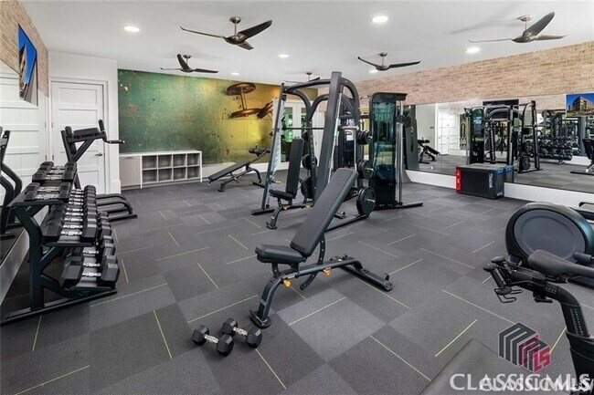 Building Photo - 180 Newton Bridge Rd