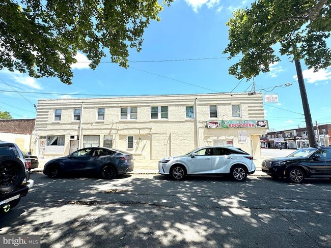 Building Photo - 7028 Castor Ave