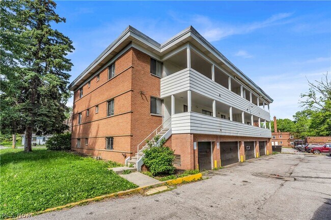 Building Photo - 2537 Noble Rd