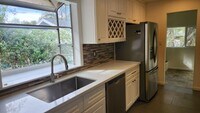 Building Photo - Charming Lake Wildwood Home 3 Bedroom 1 Bath