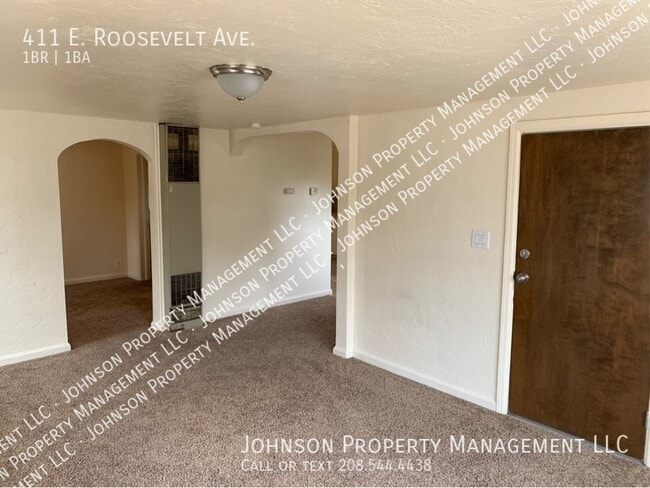 Building Photo - 411 E Roosevelt Ave