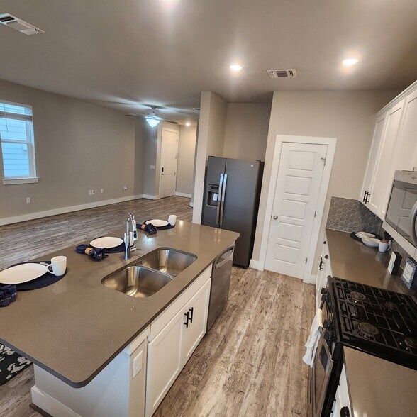 Building Photo - 7506 Burnham Pl