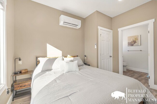 Building Photo - Brand new fully furnished home available for rent!!